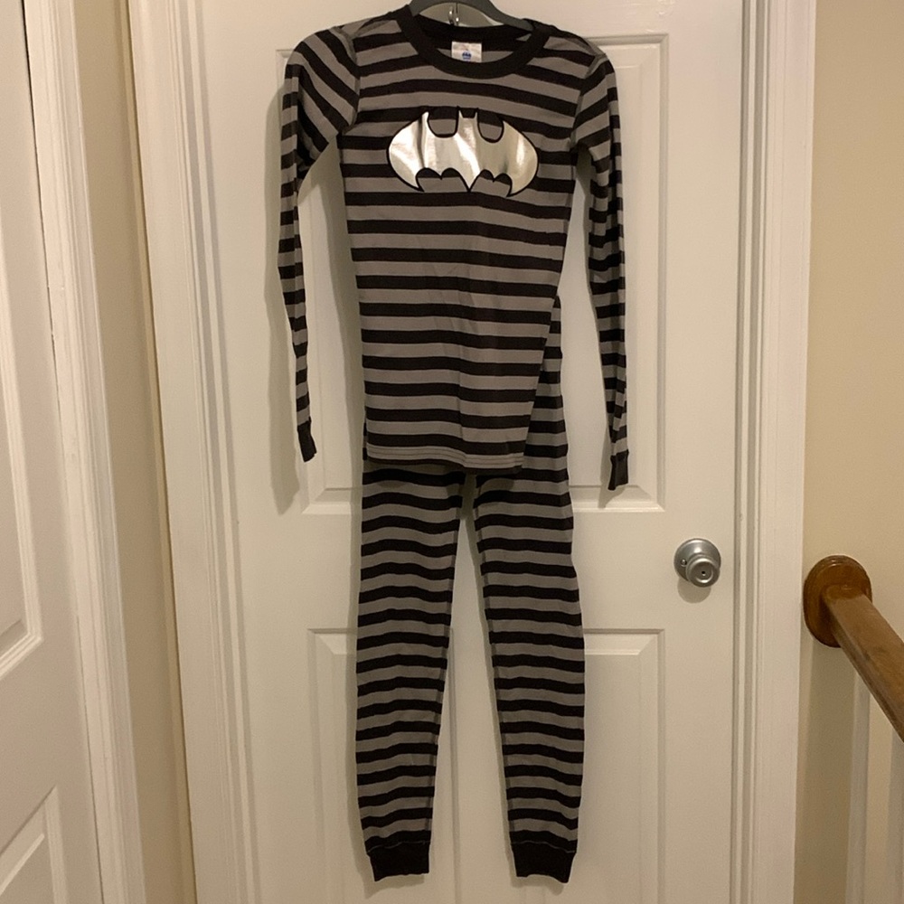 Hanna Andersson boys pajamas size 150 12. Batman grey black stripe. New w tags